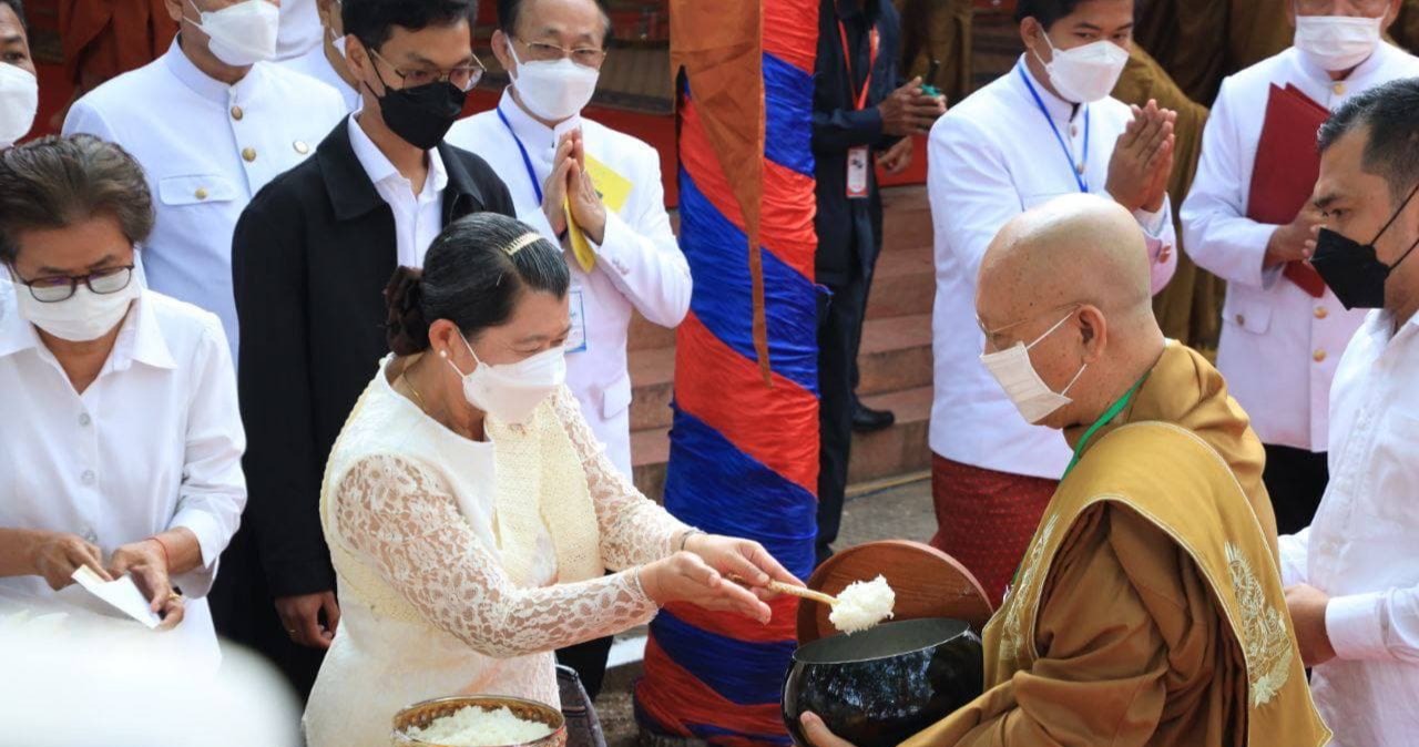 Cambodia Marks Annual Meak Bochea Day in New Normal at Oudong