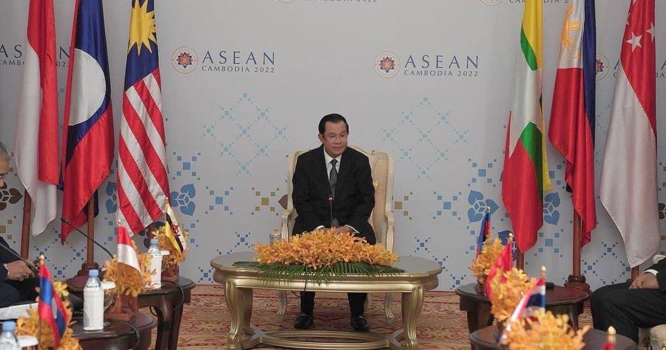 Cambodian PM Receives a Courtesy Call from ASEAN FMs and SG ក្រសួងព័ត៌មាន